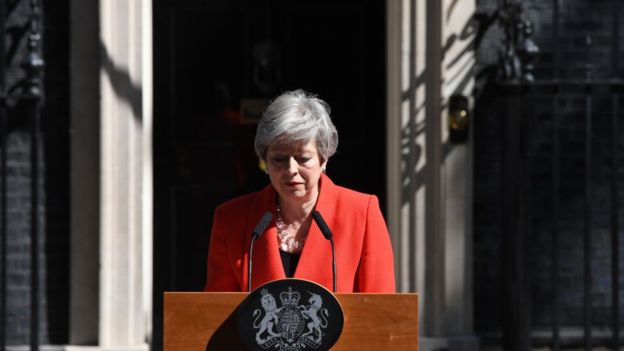 Theresa May firma carta de dimisión como líder del Partido Conservador