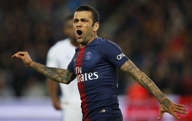 Dani Alves anuncia su salida del PSG