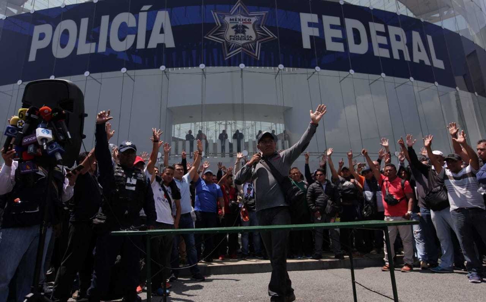 “Te agradezco el quitarme mi trabajo”: policías a AMLO