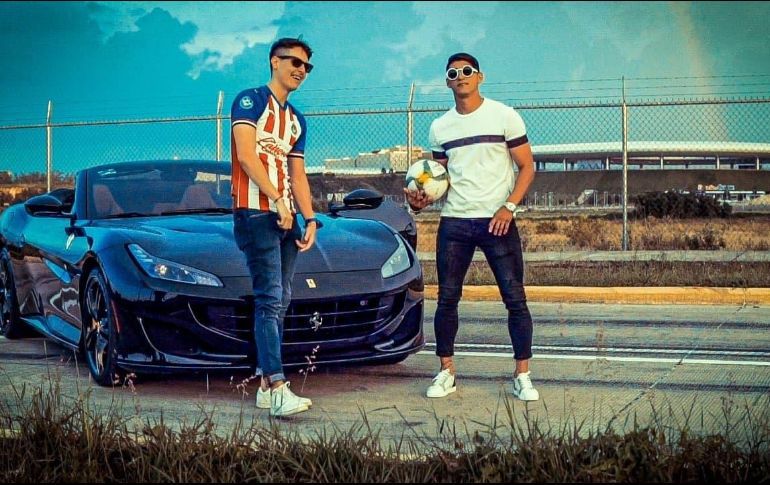 Alan Pulido se convierte en protagonista de una canción de rap