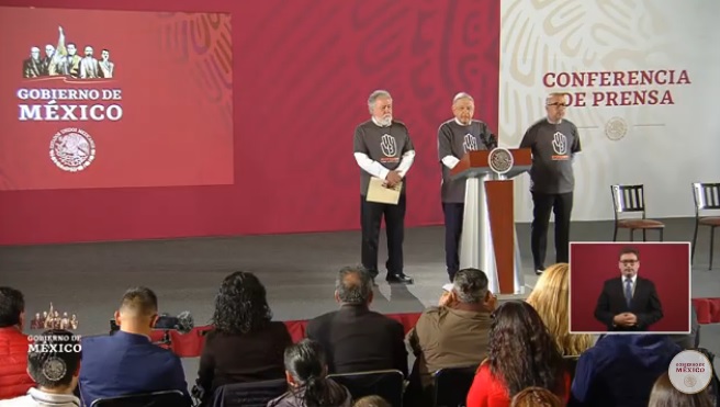 Es prioridad saber el paradero de los 43 estudiantes de Ayotzinapa: AMLO