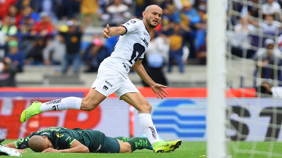 Pumas vence al líder y aún piensa en liguilla