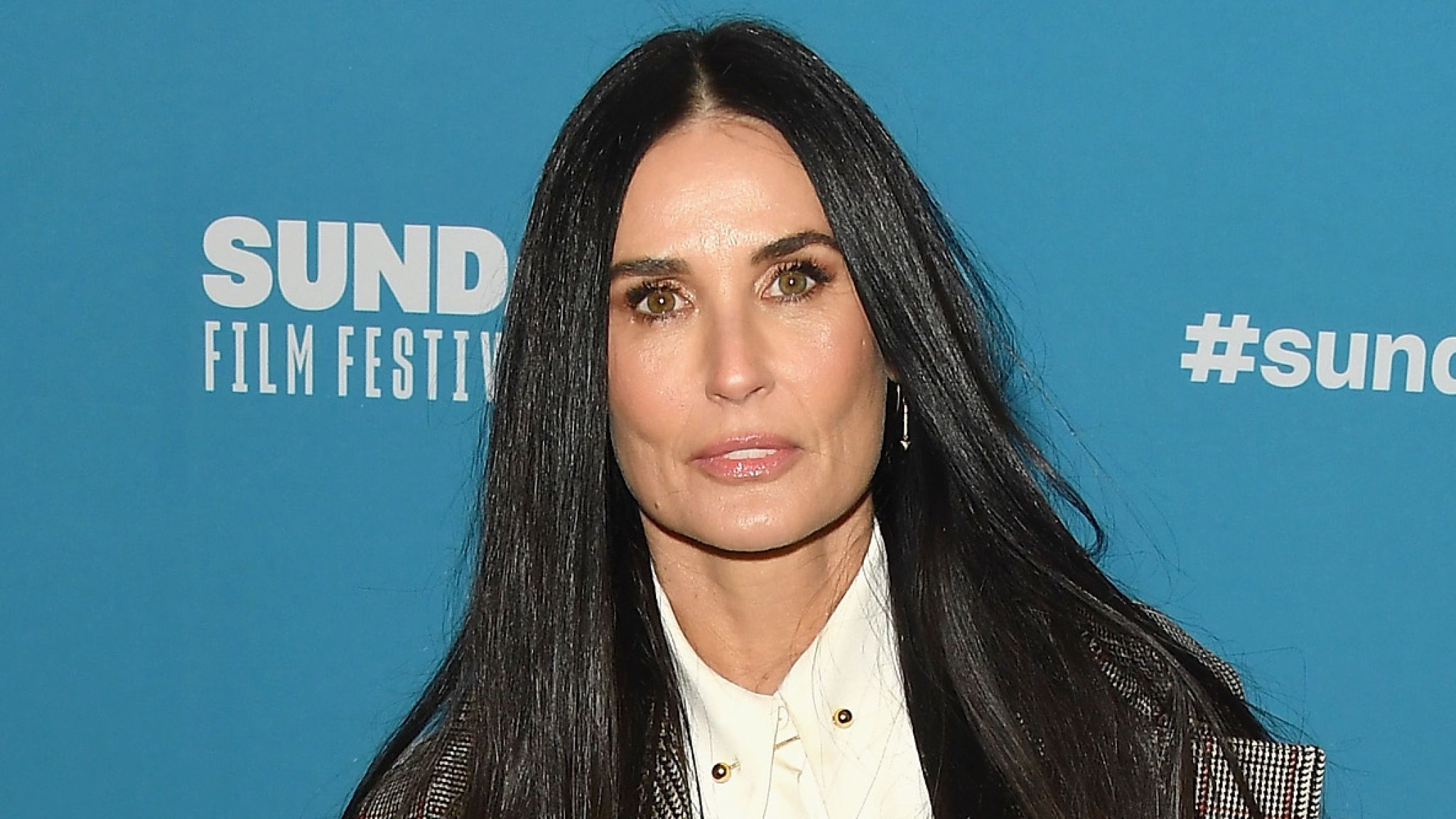 Demi Moore fue violada con el consentimiento de su mamá