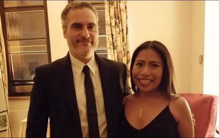 Yalitza Aparicio presume su foto junto al villano “Joker”